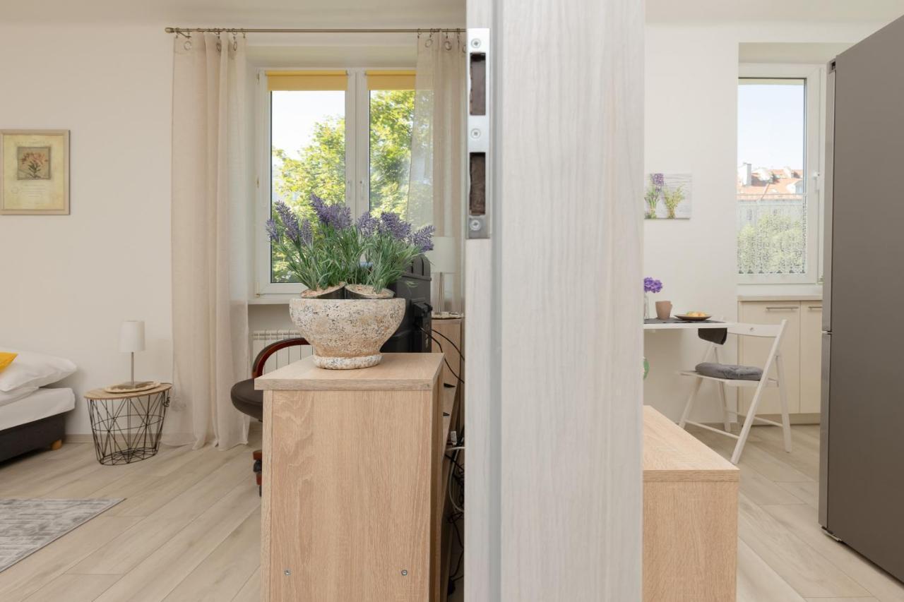 Raclawicka Cozy Studio Apartment By Noclegi Renters Varsavia Esterno foto